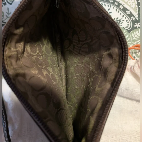Coach Y2K Brown Leather Wristlet - Picture 4 of 6